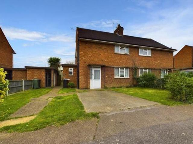 House for sale in Laindon, Essex