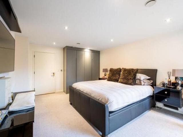 Maisonette for sale in Cat Hill