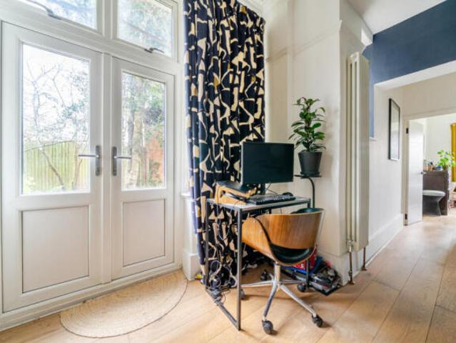 Maisonette for sale in Charlotteville, Westborough
