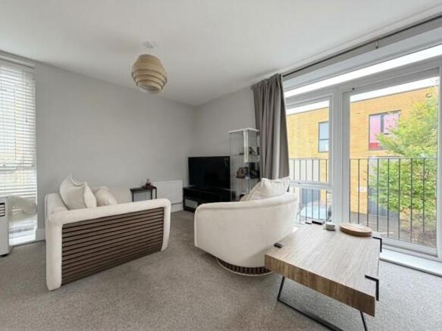 Maisonette for sale in Sale, Trafford
