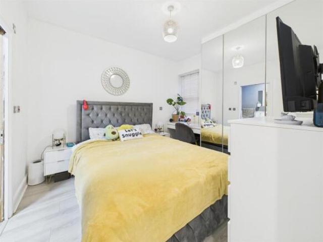 Maisonette for sale
