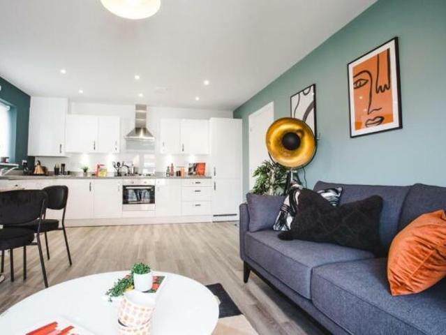 Maisonette for sale in Hart, Hampshire
