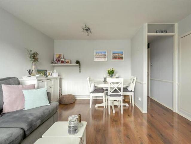 Maisonette for sale in Chingford, Greater London