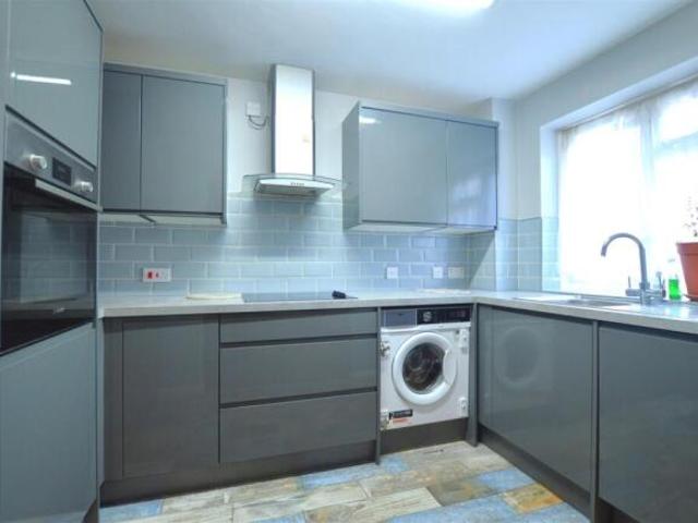 Maisonette for sale in Slough