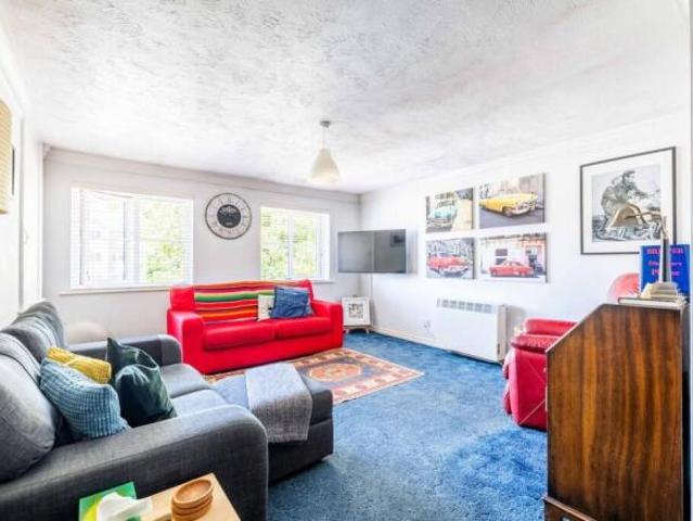 Maisonette for sale in Slough