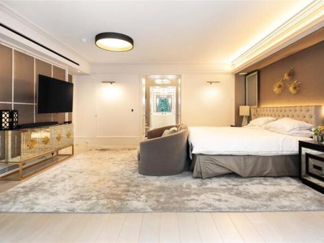 Maisonette for sale in East Marylebone, Marylebone