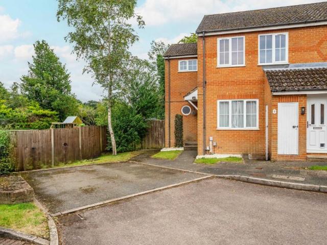 Maisonette for sale in St Albans, Five Acres