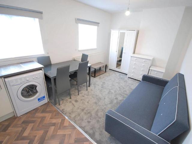 House for rent in Alperton, Greater London