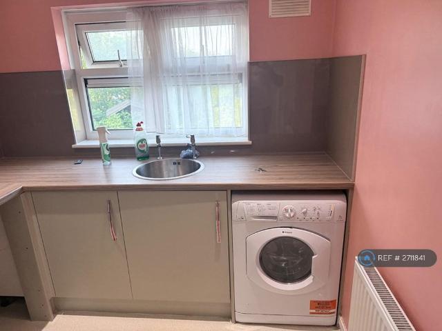 Flat for rent in Fox Hollies, West Midlands