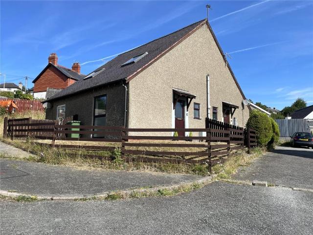 Flat for rent in Bangor, Wales