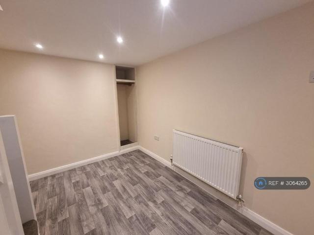 House for rent in Mount Pleasant, Swansea