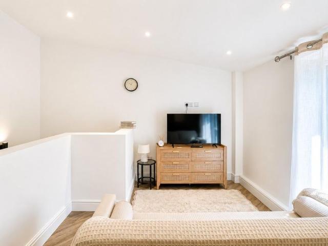 House for rent in Fole, Surrey