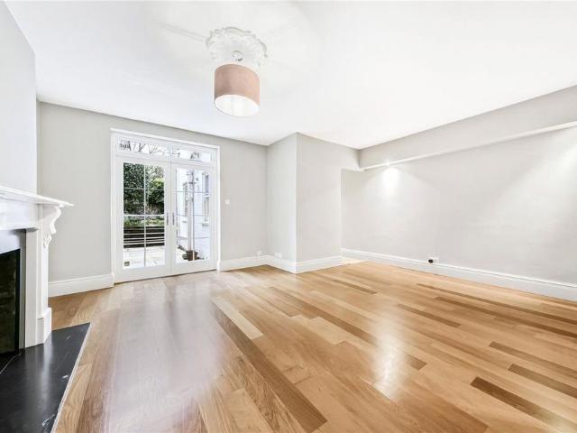 House for rent in Chalk Farm, Greater London