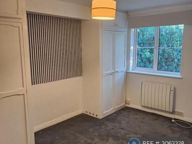 House for rent in Farnborough Empress, Rushmoor