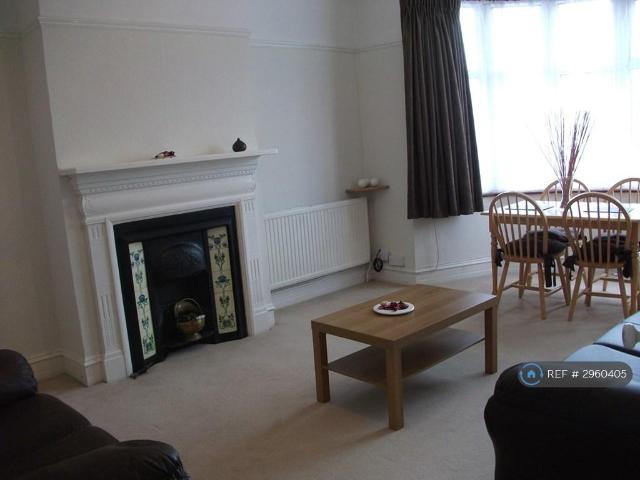 Flat for rent in Lane, Greater London