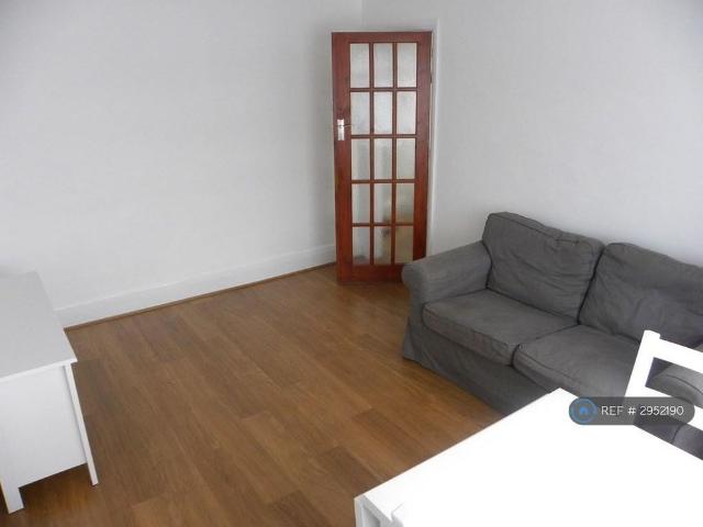 House for rent in London Borough of Ealing, Greater London