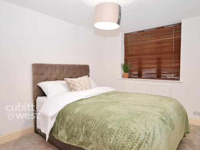 House for rent in New Town, Horsham