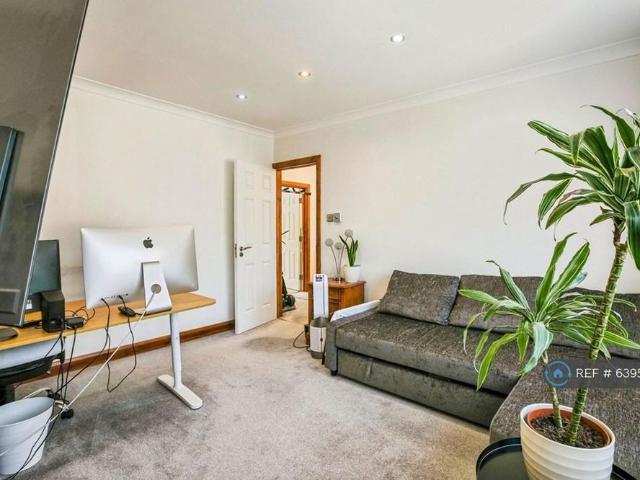 House for rent in London Borough of Croydon, Greater London