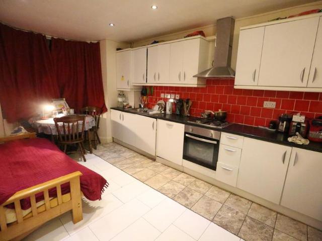 House for rent in Robin Hood, The Slade