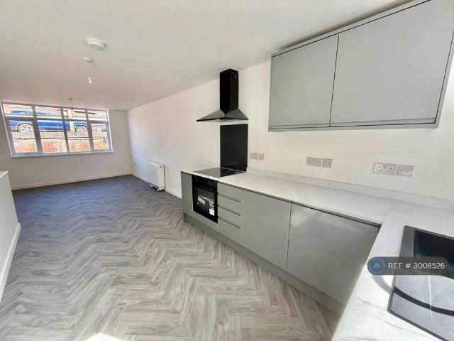 Flat for rent in Potters Corner, East Midlands