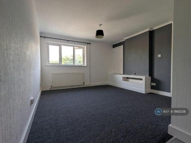 House for rent in Broadfield, Glynde