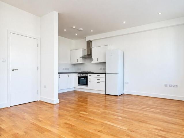 House for rent in Lower Holloway, Greater London