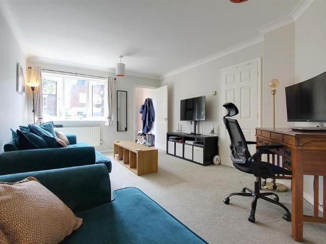 House for rent in Pouchen End, Hertfordshire