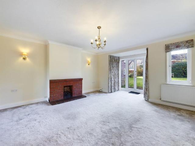 House for rent in Perryfields, West Sussex