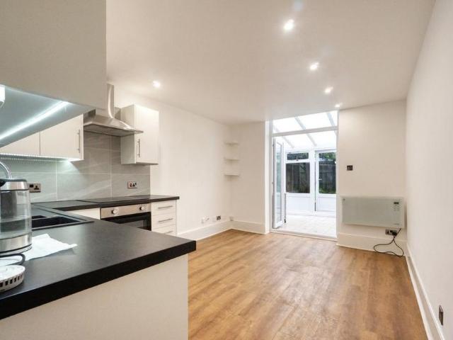 House for rent in Roselands, Eastbourne