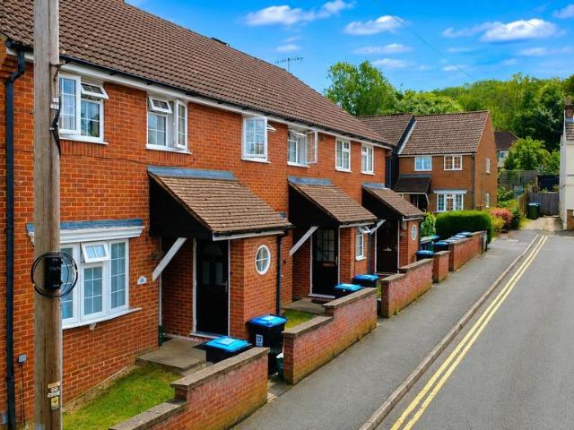Flat for rent in Pouchen End, Hertfordshire