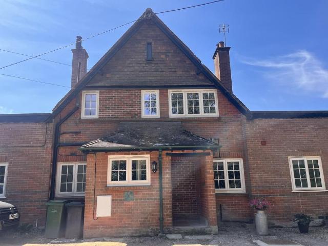 Flat for rent in Bucklebury, West Berkshire