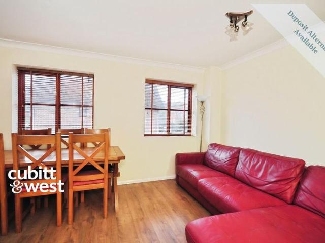 House for rent in Pachesham Park, Surrey