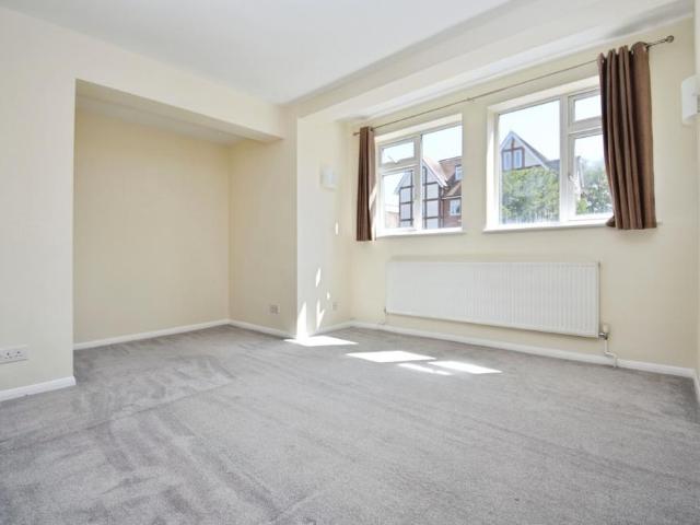 Flat for rent in Bromley, Shortlands