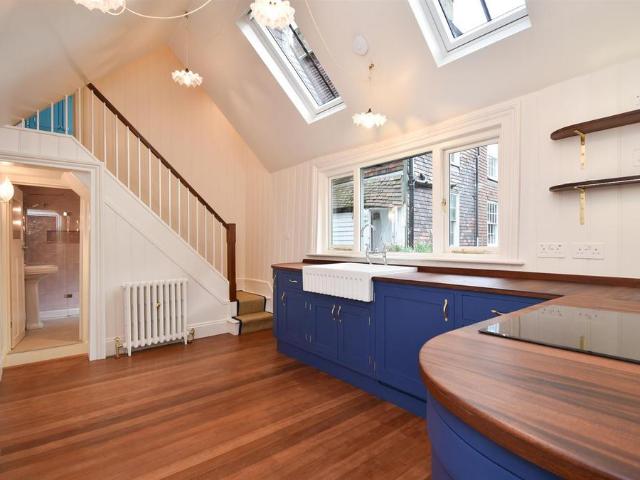 Flat for rent in Old Town, Guestling Green