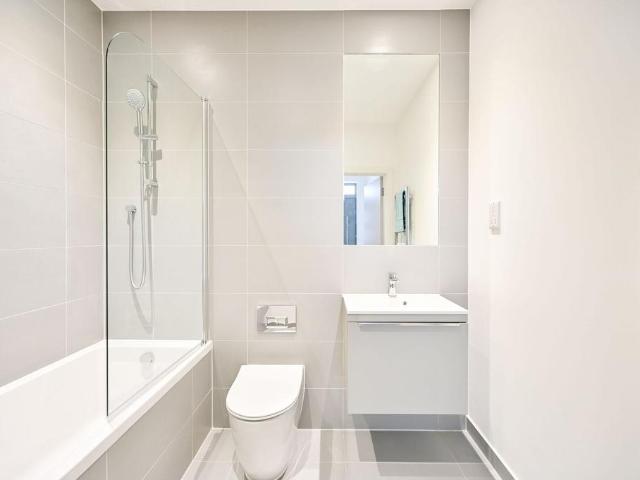 Flat for rent in Norbiton, Greater London