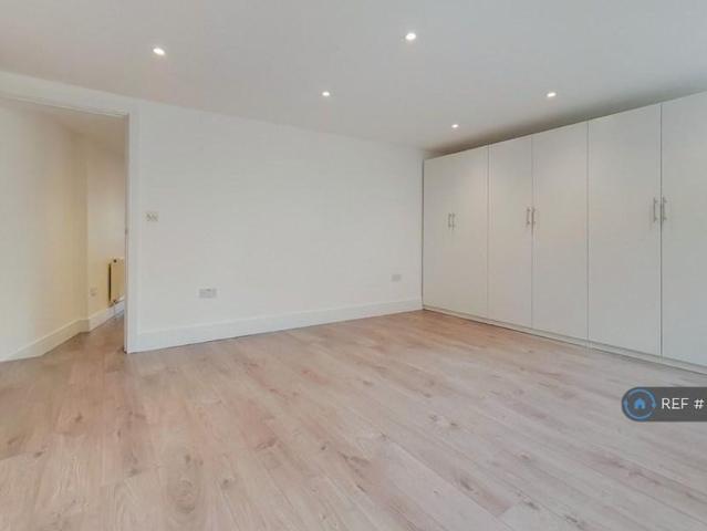 House for rent in London Borough of Merton, Greater London