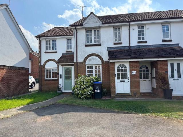 Flat for rent in Swallowfields, Blackhills