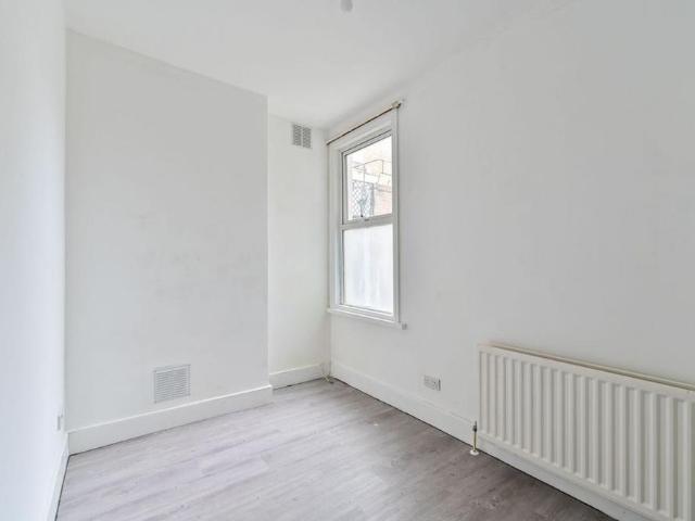 House for rent in Tooting Graveney, Greater London