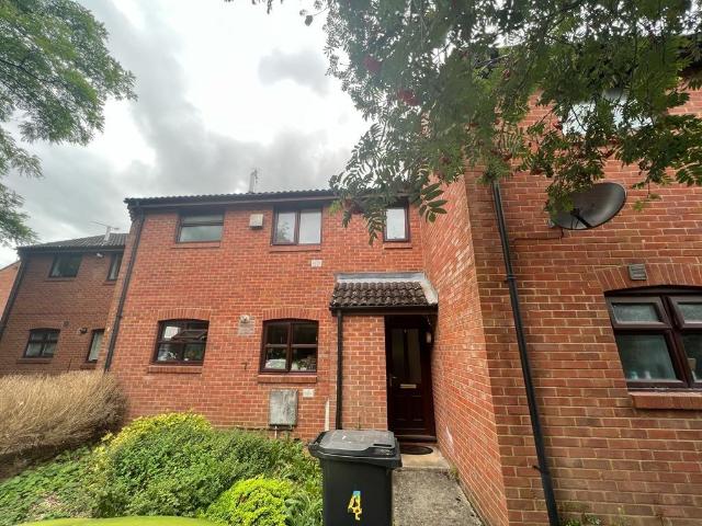 Flat for rent in Haydon End, Abbey Mead