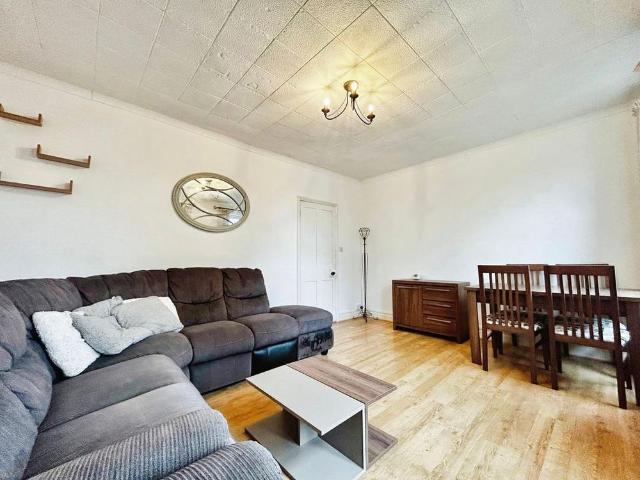 House for rent in Colnbrook with Poyle, Slough