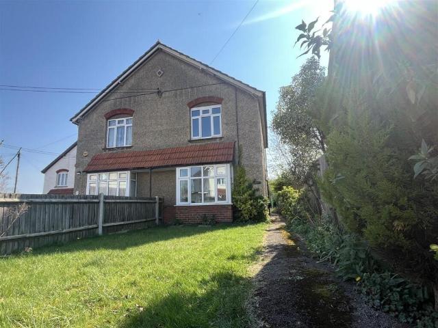 Flat for rent in Woodley, Wokingham