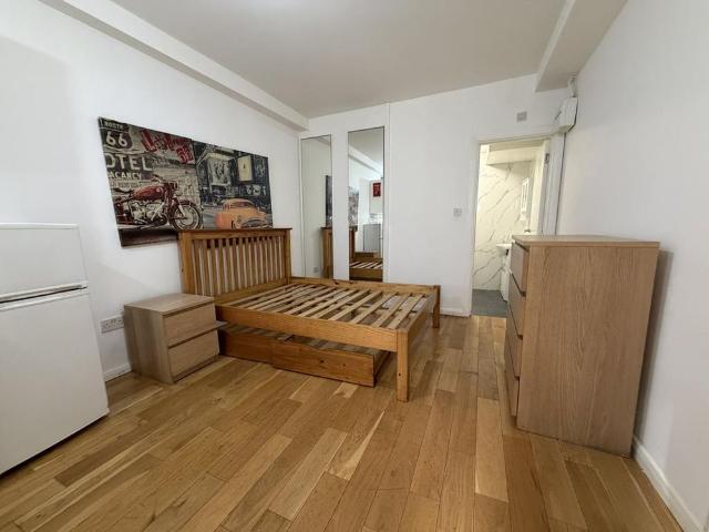 House for rent in Hornsey Park, Greater London