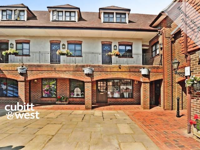 Apartment for rent in Pachesham Park, Surrey