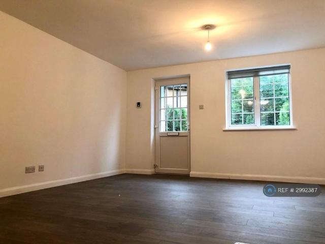 House for rent in Welland, Peterborough
