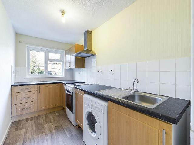 Flat for rent in Broadfield, Glynde