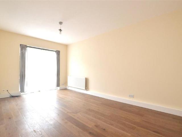 House for rent in Furzedown, Greater London