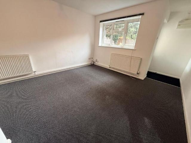 House for rent in Kingsditch, Cheltenham