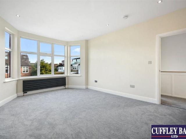 House for rent in Brondesbury, Greater London