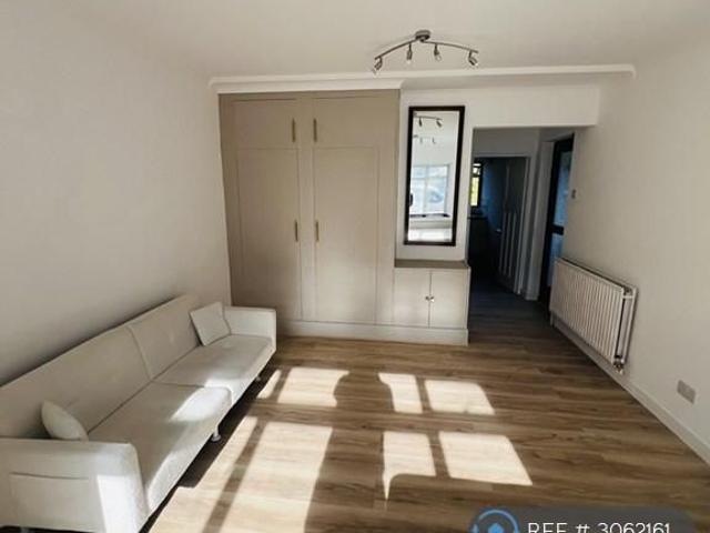House for rent in London Borough of Hillingdon, Greater London
