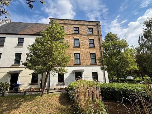 Flat for rent in Upton